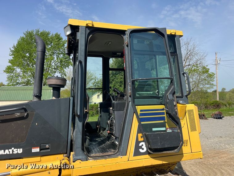 image for item LD9502 2006 Komatsu  D37PX-21A dozer