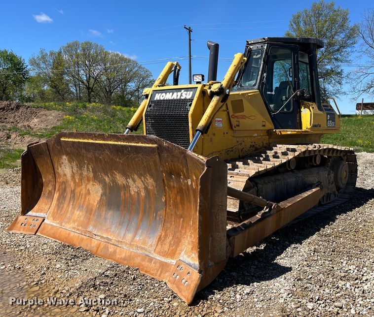 image for item LD9504 1996 Komatsu  D65EX-12 dozer