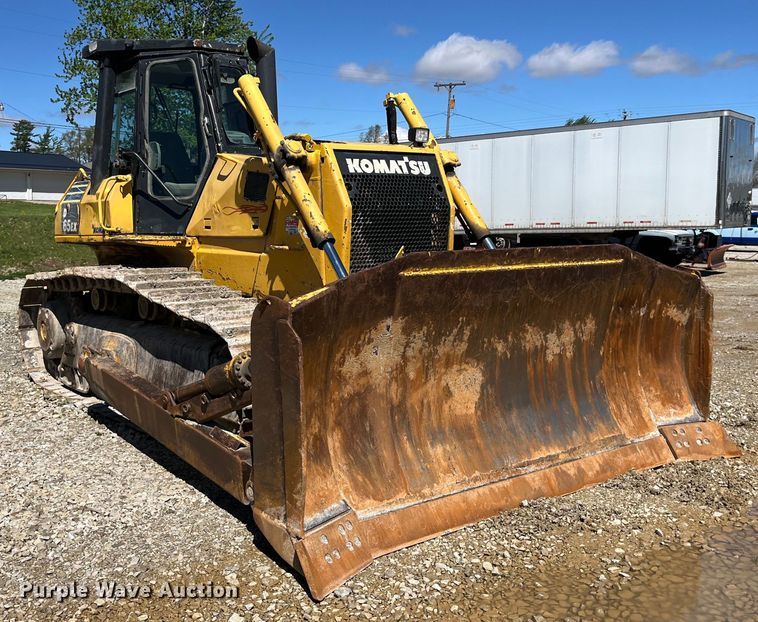 image for item LD9504 1996 Komatsu  D65EX-12 dozer