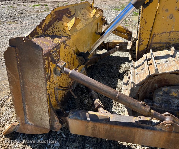 image for item LD9504 1996 Komatsu  D65EX-12 dozer