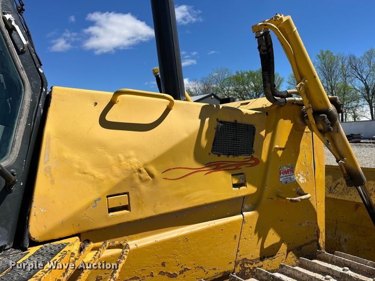 image for item LD9504 1996 Komatsu  D65EX-12 dozer