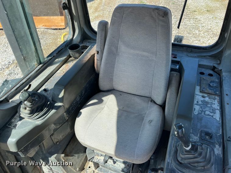 image for item LD9504 1996 Komatsu  D65EX-12 dozer