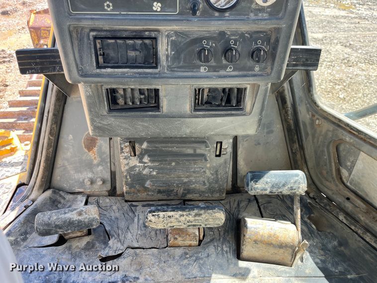 image for item LD9504 1996 Komatsu  D65EX-12 dozer