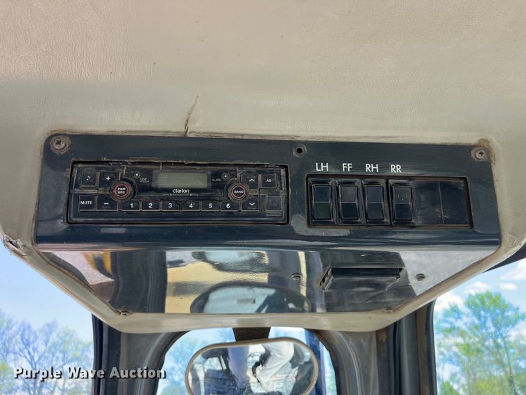 image for item LD9504 1996 Komatsu  D65EX-12 dozer