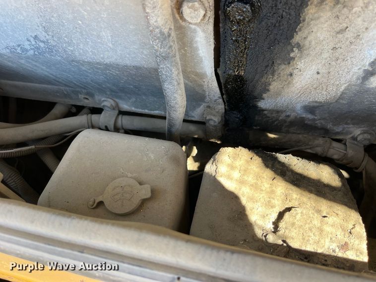 image for item LD9504 1996 Komatsu  D65EX-12 dozer