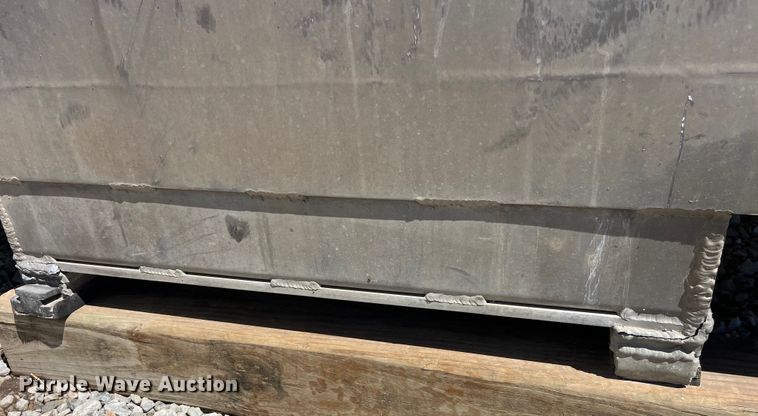 image for item LD9510 Dump truck bed