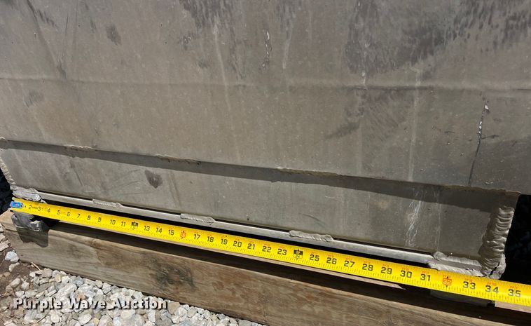 image for item LD9510 Dump truck bed