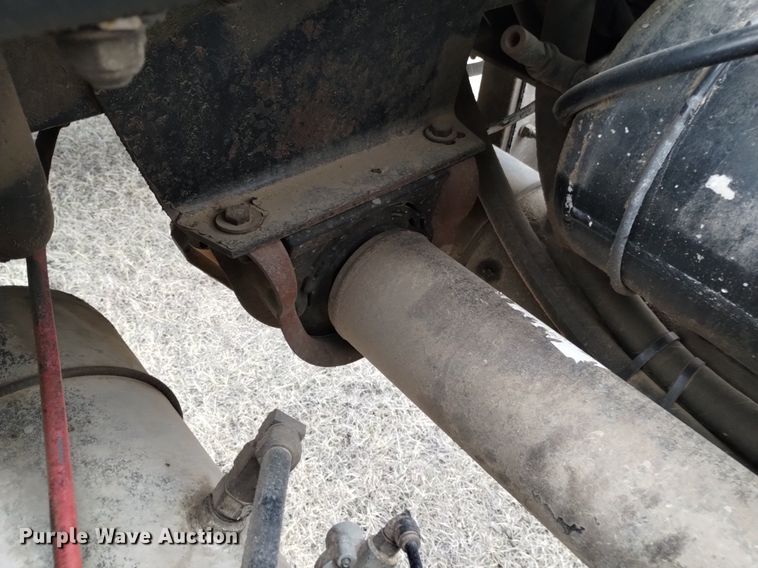 image for item LO9001 2000 Peterbilt 379 semi truck