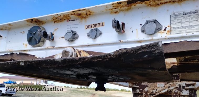 image for item LO9025 2015 Manac 4B240A200 bottom dump trailer