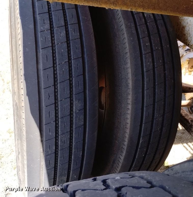 image for item LO9025 2015 Manac 4B240A200 bottom dump trailer