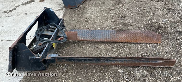 image for item LR9304 Skid steer nursery jaw