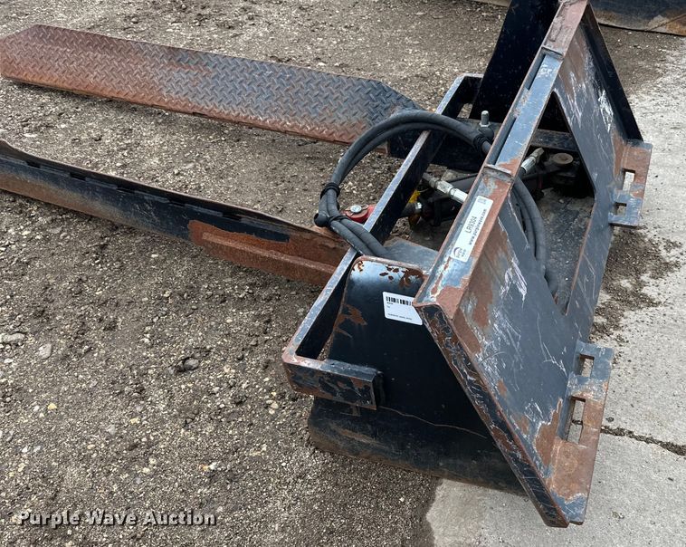 image for item LR9304 Skid steer nursery jaw