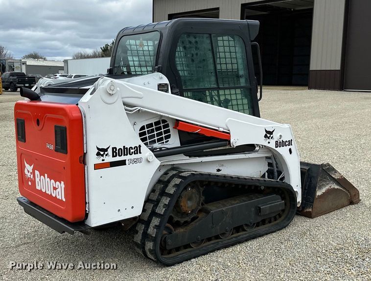 image for item LR9311 2017 Bobcat T450 skid steer loader