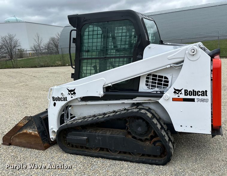 image for item LR9311 2017 Bobcat T450 skid steer loader