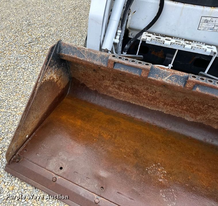 image for item LR9311 2017 Bobcat T450 skid steer loader