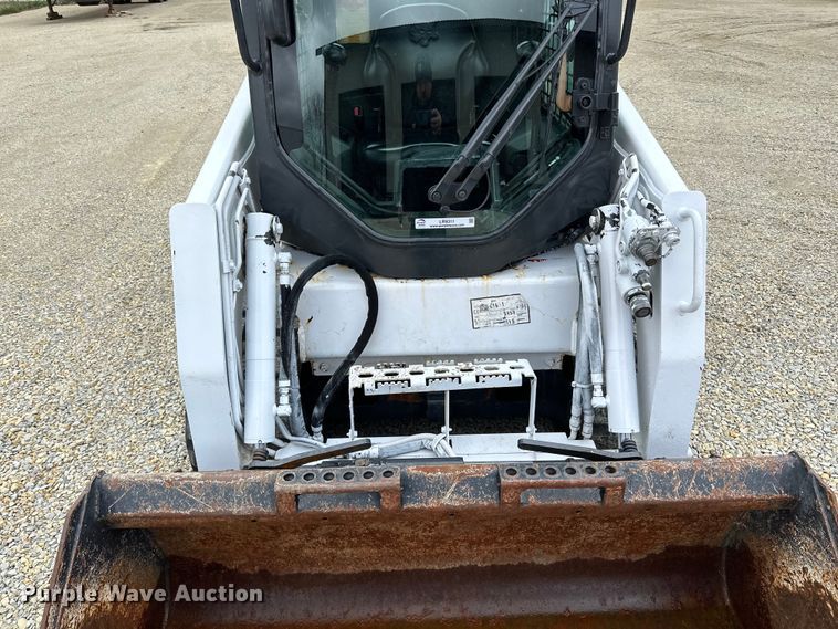 image for item LR9311 2017 Bobcat T450 skid steer loader