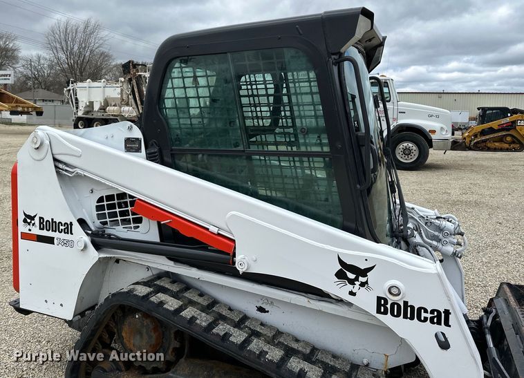 image for item LR9311 2017 Bobcat T450 skid steer loader