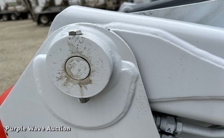 image for item LR9311 2017 Bobcat T450 skid steer loader