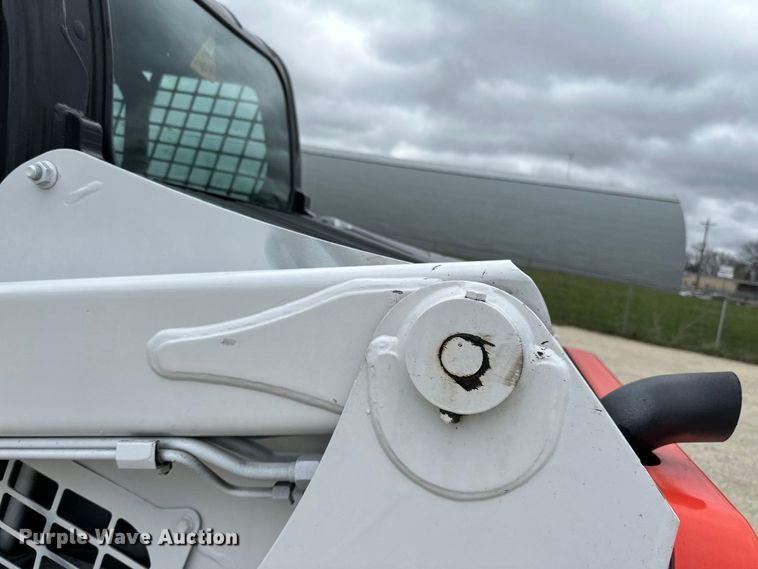 image for item LR9311 2017 Bobcat T450 skid steer loader