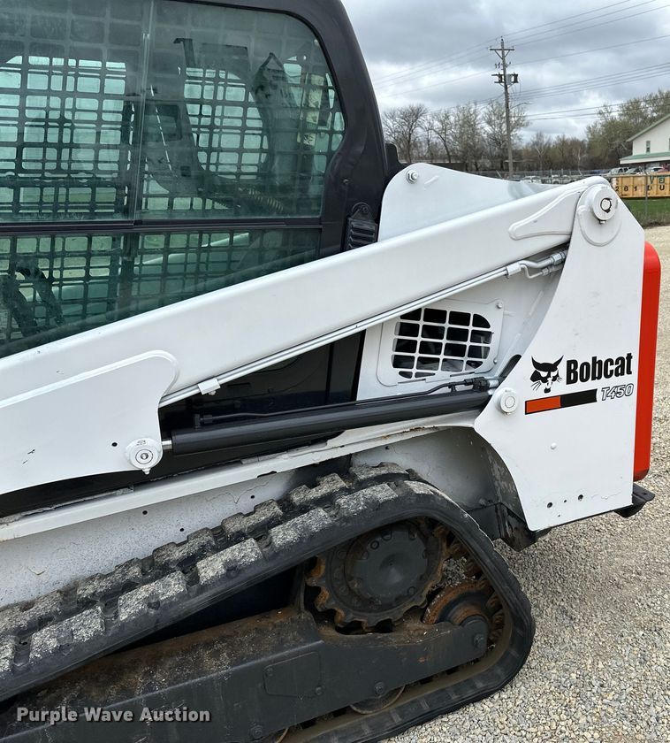 image for item LR9311 2017 Bobcat T450 skid steer loader