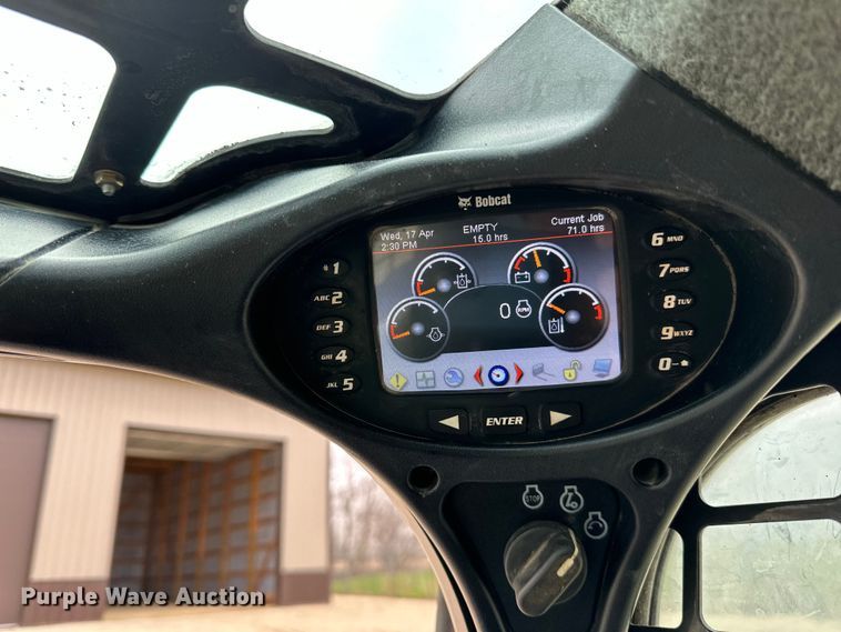 image for item LR9311 2017 Bobcat T450 skid steer loader