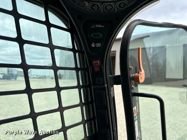 image for item LR9311 2017 Bobcat T450 skid steer loader