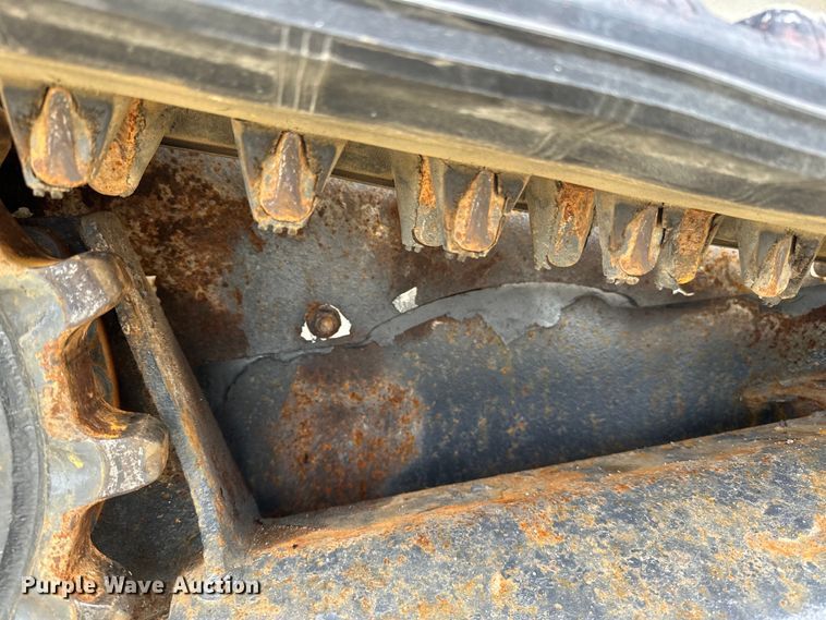 image for item LR9311 2017 Bobcat T450 skid steer loader