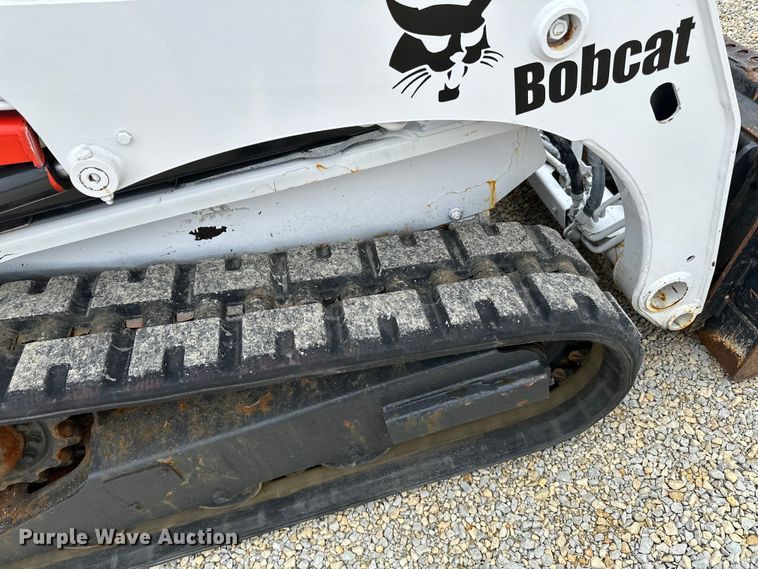 image for item LR9311 2017 Bobcat T450 skid steer loader