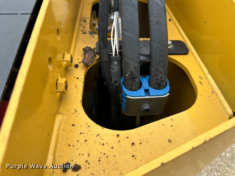 image for item LR9312 2015 Caterpillar 279D skid steer loader