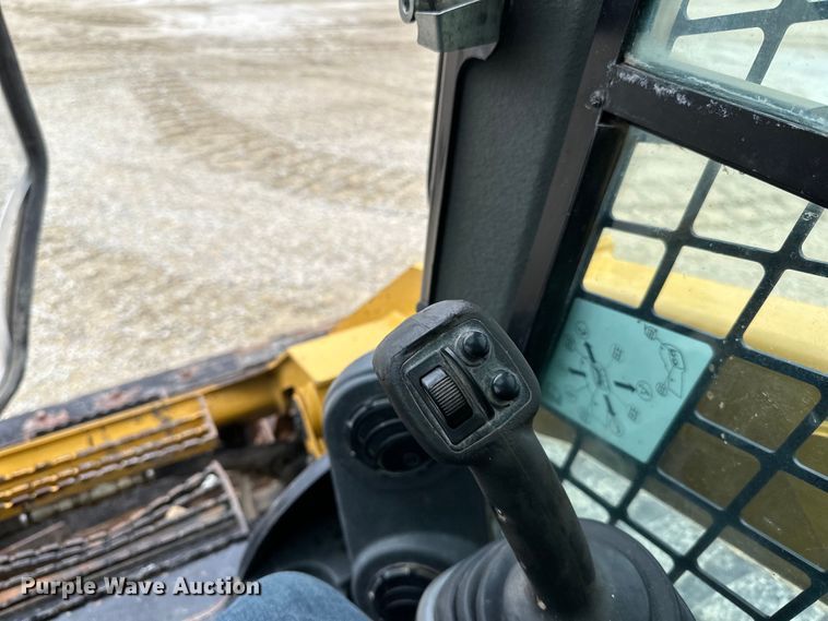 image for item LR9312 2015 Caterpillar 279D skid steer loader