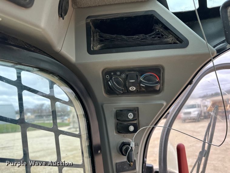 image for item LR9312 2015 Caterpillar 279D skid steer loader