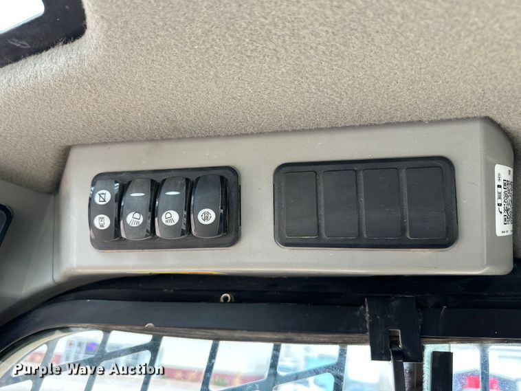 image for item LR9312 2015 Caterpillar 279D skid steer loader