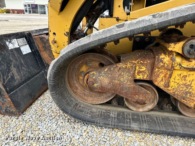 image for item LR9312 2015 Caterpillar 279D skid steer loader