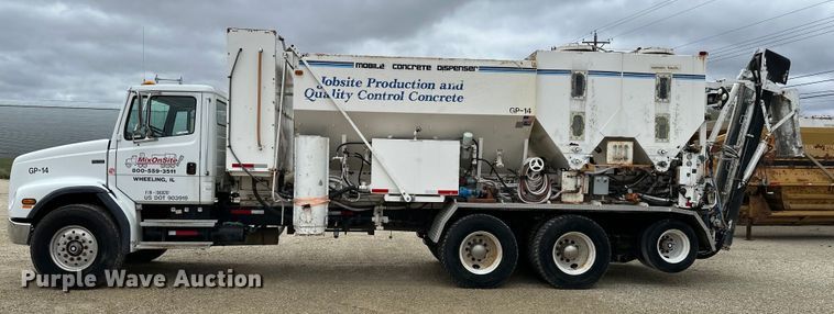 image for item LR9313 2001 Freightliner FL112 volumetric concrete mixer truck