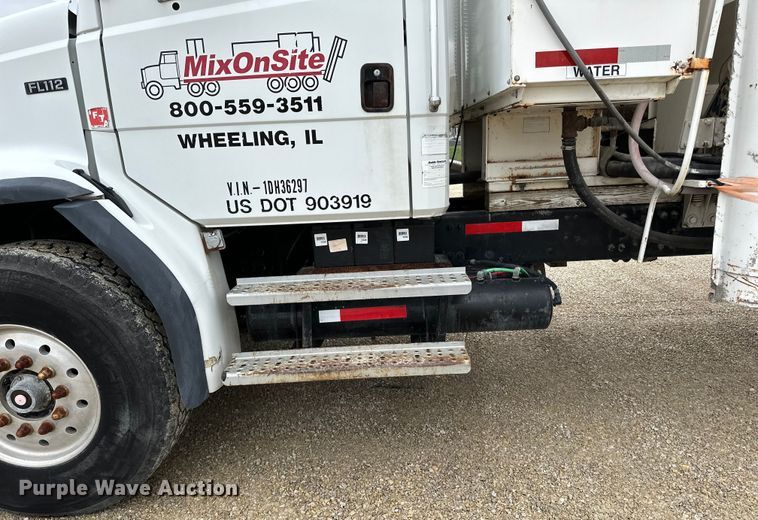 image for item LR9313 2001 Freightliner FL112 volumetric concrete mixer truck