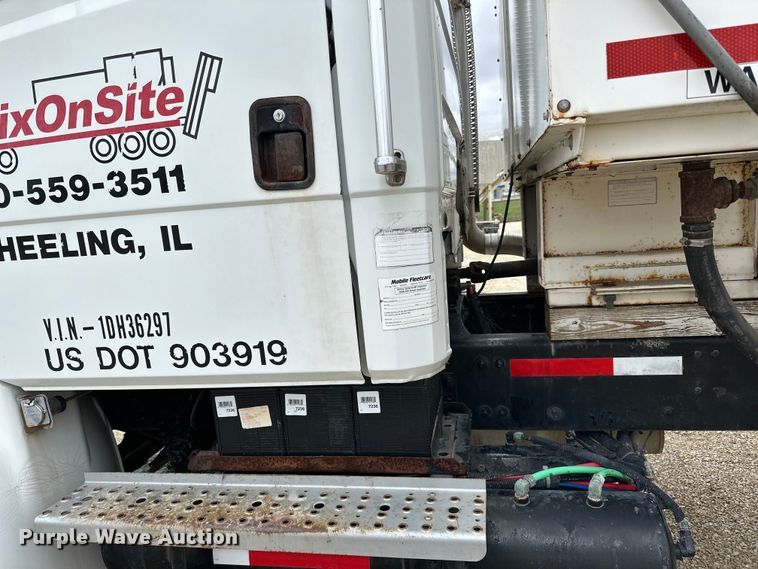 image for item LR9313 2001 Freightliner FL112 volumetric concrete mixer truck