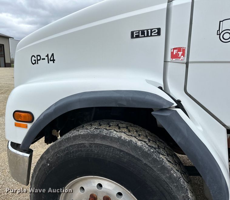 image for item LR9313 2001 Freightliner FL112 volumetric concrete mixer truck