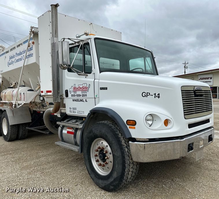image for item LR9313 2001 Freightliner FL112 volumetric concrete mixer truck