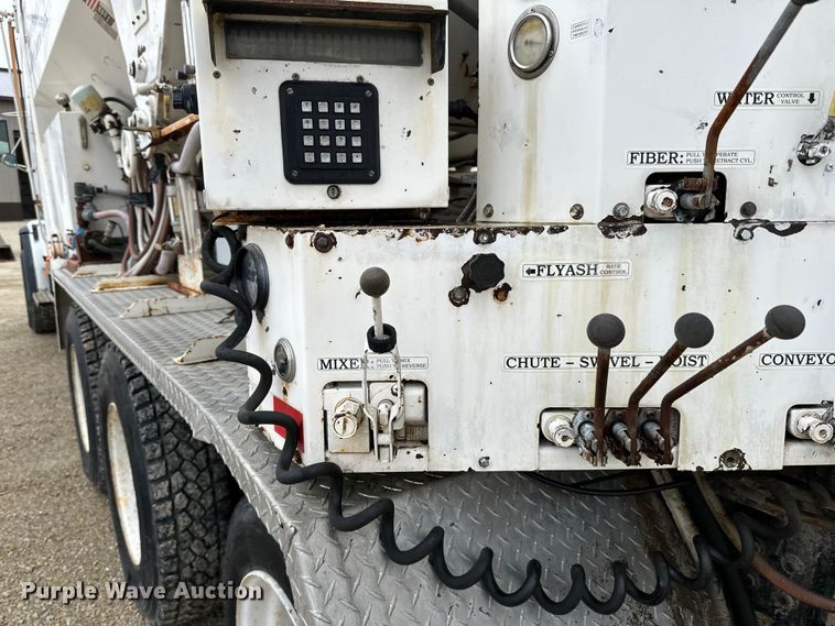 image for item LR9313 2001 Freightliner FL112 volumetric concrete mixer truck