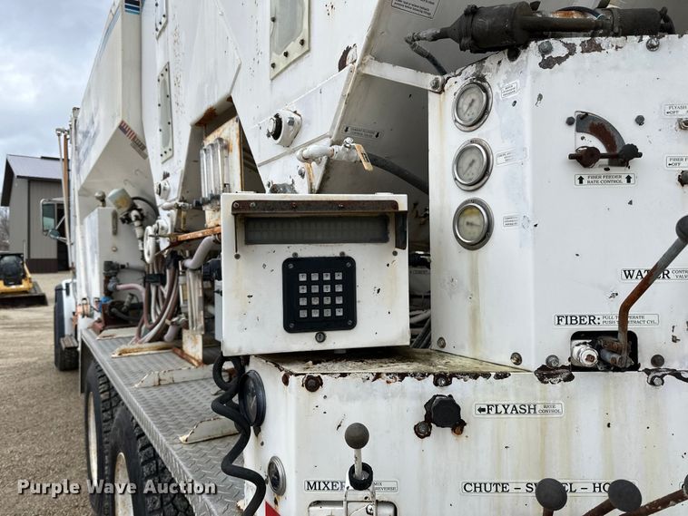 image for item LR9313 2001 Freightliner FL112 volumetric concrete mixer truck