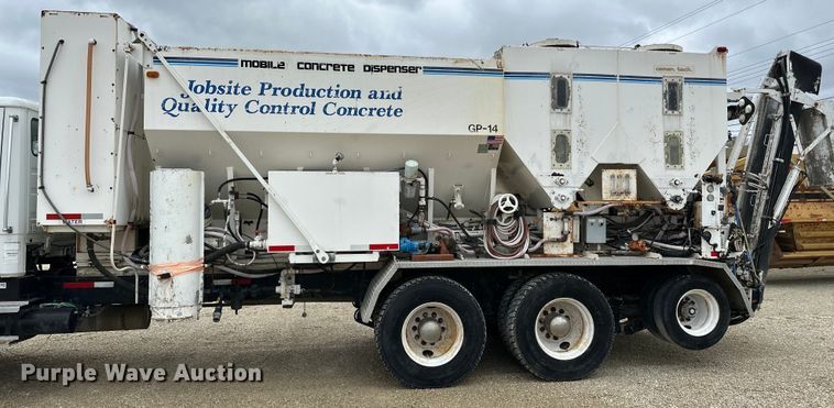 image for item LR9313 2001 Freightliner FL112 volumetric concrete mixer truck