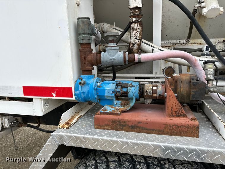 image for item LR9313 2001 Freightliner FL112 volumetric concrete mixer truck