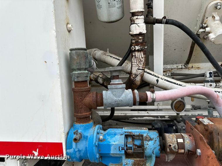 image for item LR9313 2001 Freightliner FL112 volumetric concrete mixer truck