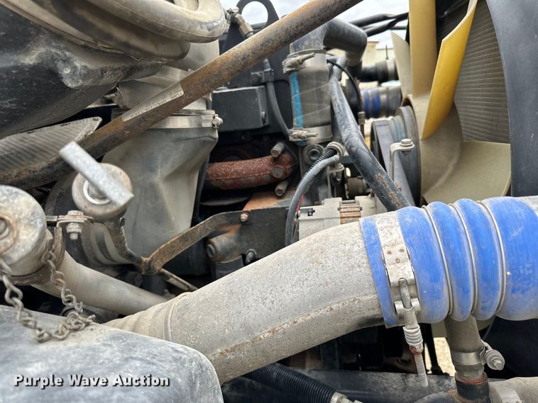 image for item LR9313 2001 Freightliner FL112 volumetric concrete mixer truck