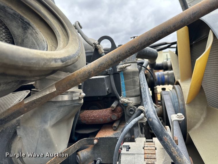 image for item LR9313 2001 Freightliner FL112 volumetric concrete mixer truck