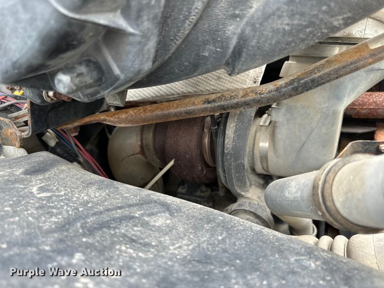 image for item LR9313 2001 Freightliner FL112 volumetric concrete mixer truck