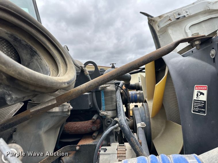 image for item LR9313 2001 Freightliner FL112 volumetric concrete mixer truck