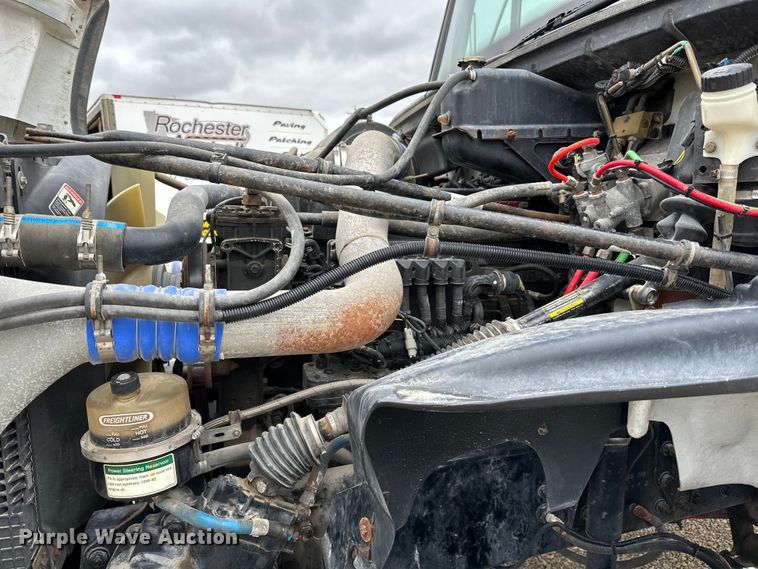 image for item LR9313 2001 Freightliner FL112 volumetric concrete mixer truck