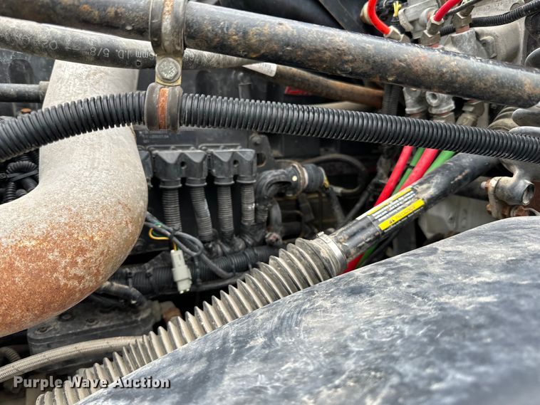 image for item LR9313 2001 Freightliner FL112 volumetric concrete mixer truck