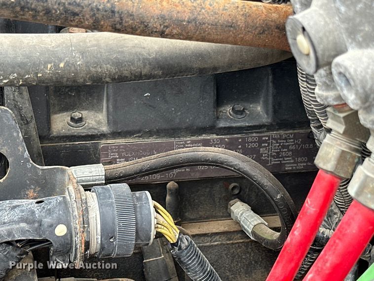 image for item LR9313 2001 Freightliner FL112 volumetric concrete mixer truck